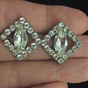 🎉Vintage rhinestone earrings.